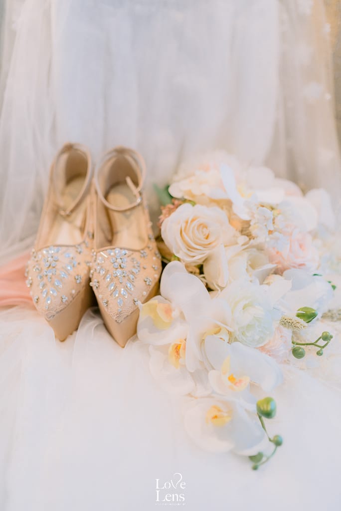 pastel wedding details
