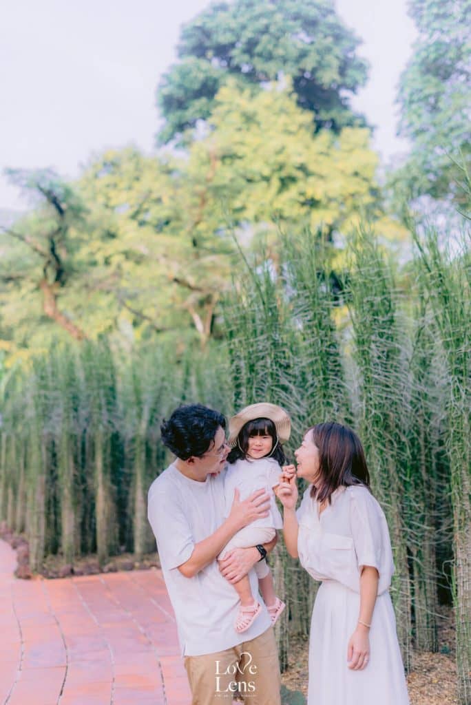 Best Family photographer - lovelens fine art photography singapore