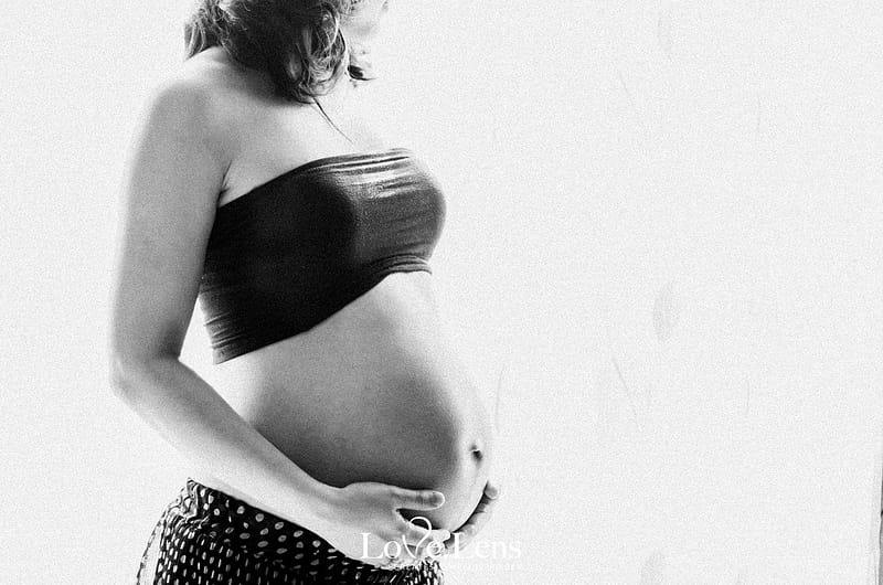 Indonesia Maternity Photography Yuri Firen
