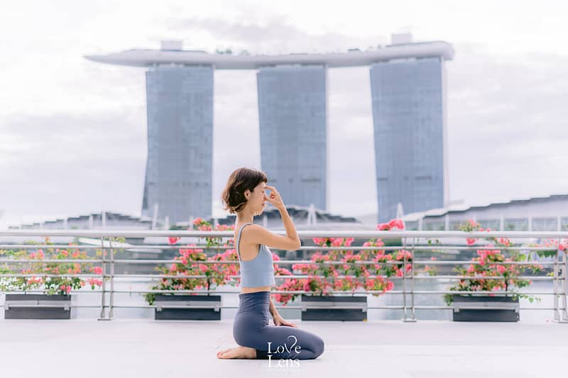 yoga photoshoot singapore at marina bay